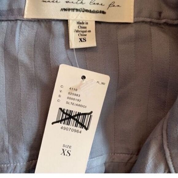 NWOT Anthropologie grey striped button down top Size - Picture 4 of 6